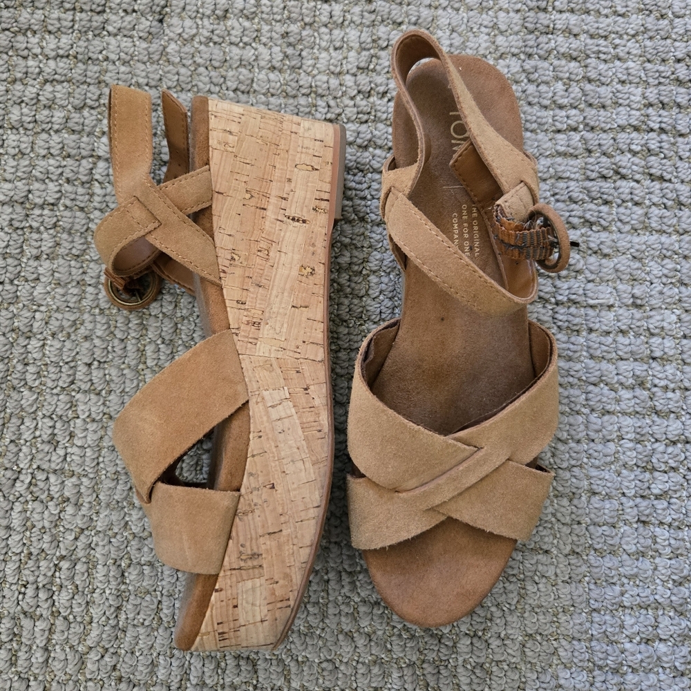 Toms Tan Suede Wedge Shoes with Cork Heel - Picture 4 of 12